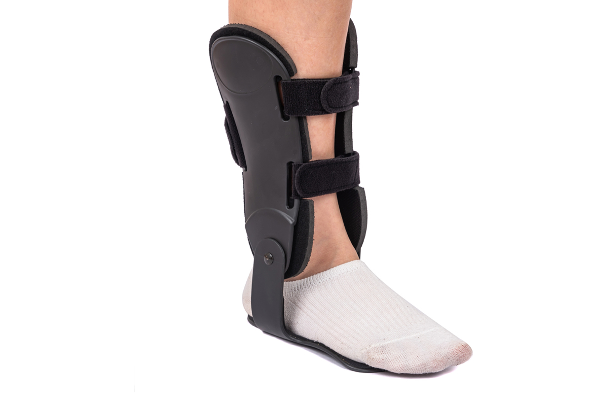 aparatos ortopédicos en movimiento para tobillo y pie